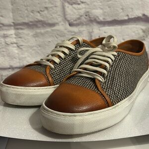 The‎ Jack Sneaker in Honey men’s size 9.5 (40 eur) 
Pre owned
